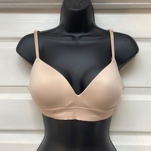 Victoria’s Secret wear everywhere wireless bra 36B